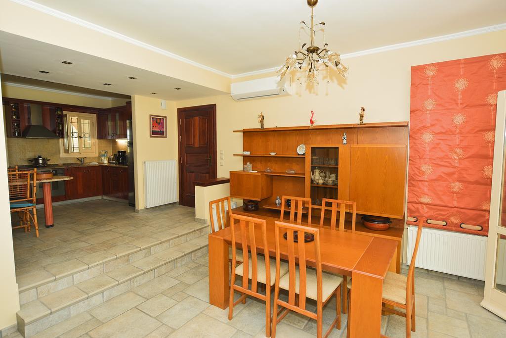 Antonia Beachfront Villa Lefkimmi  Exterior photo