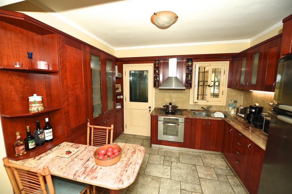 Antonia Beachfront Villa Lefkimmi  Exterior photo
