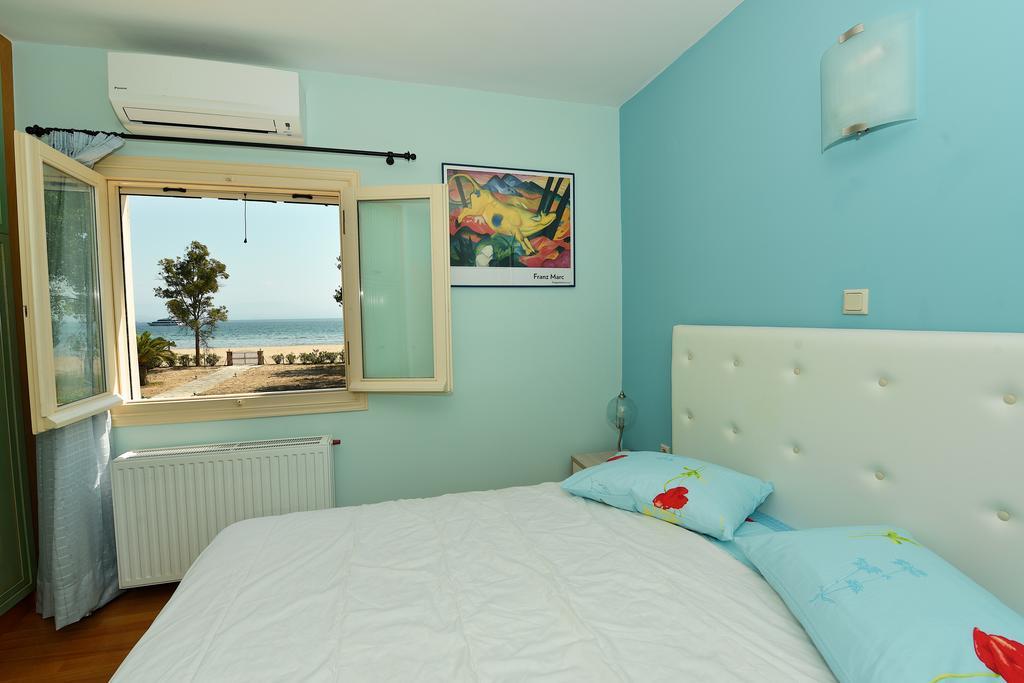 Antonia Beachfront Villa Lefkimmi  Exterior photo