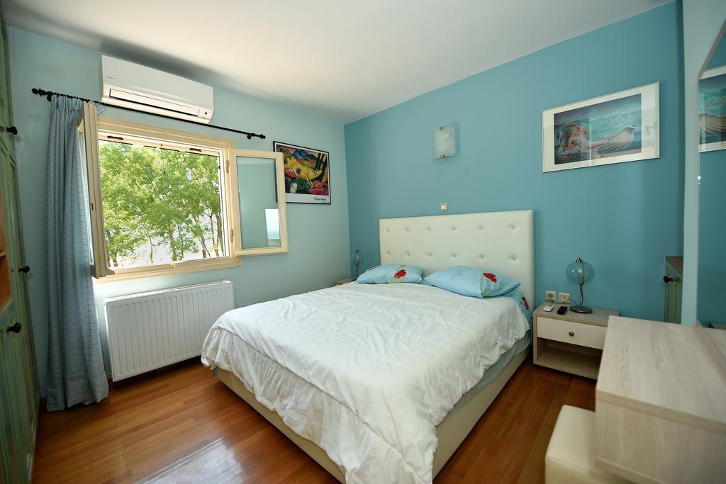 Antonia Beachfront Villa Lefkimmi  Exterior photo