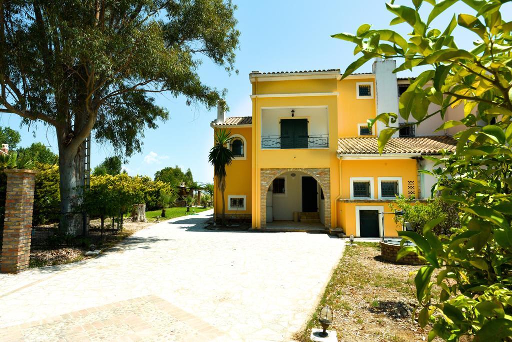 Antonia Beachfront Villa Lefkimmi  Exterior photo