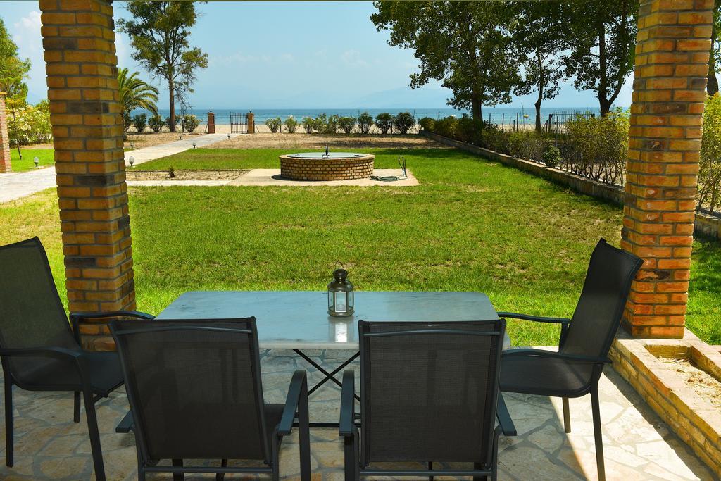 Antonia Beachfront Villa Lefkimmi  Exterior photo