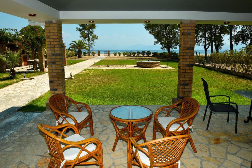 Antonia Beachfront Villa Lefkimmi  Exterior photo