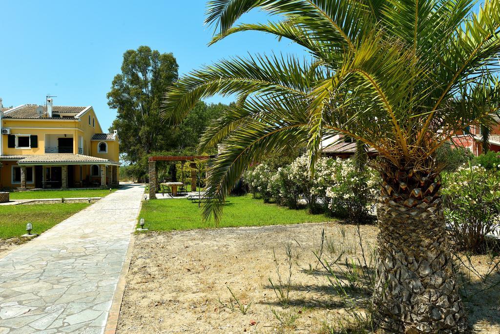 Antonia Beachfront Villa Lefkimmi  Exterior photo