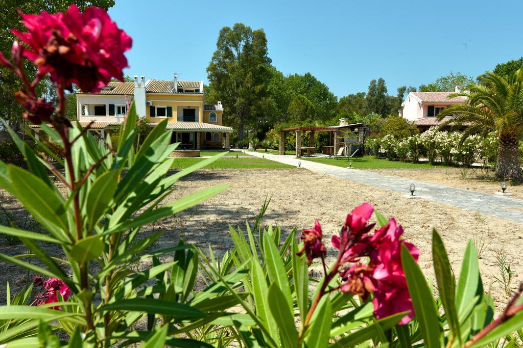 Antonia Beachfront Villa Lefkimmi  Exterior photo